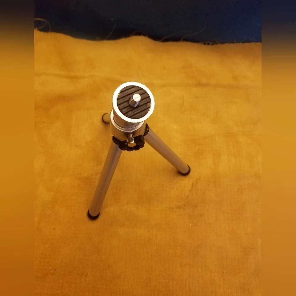 Camera tripod